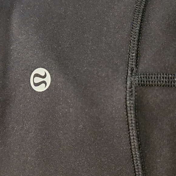 lululemon Capri Leggings Mesh Detail in Black Size 4 - Picture 7 of 7